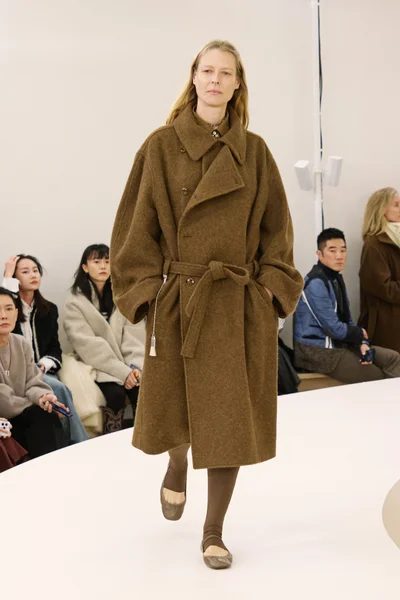 Look 1